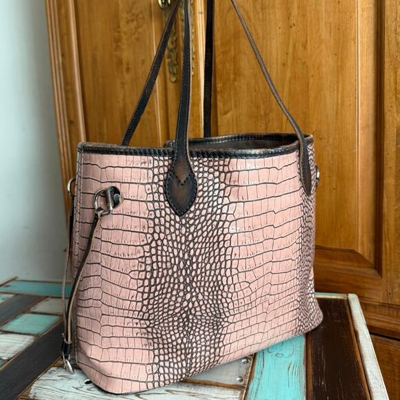 Freebird Mara Pink Croco embossed leather large tote bag distressed RARE - Picture 15 of 16